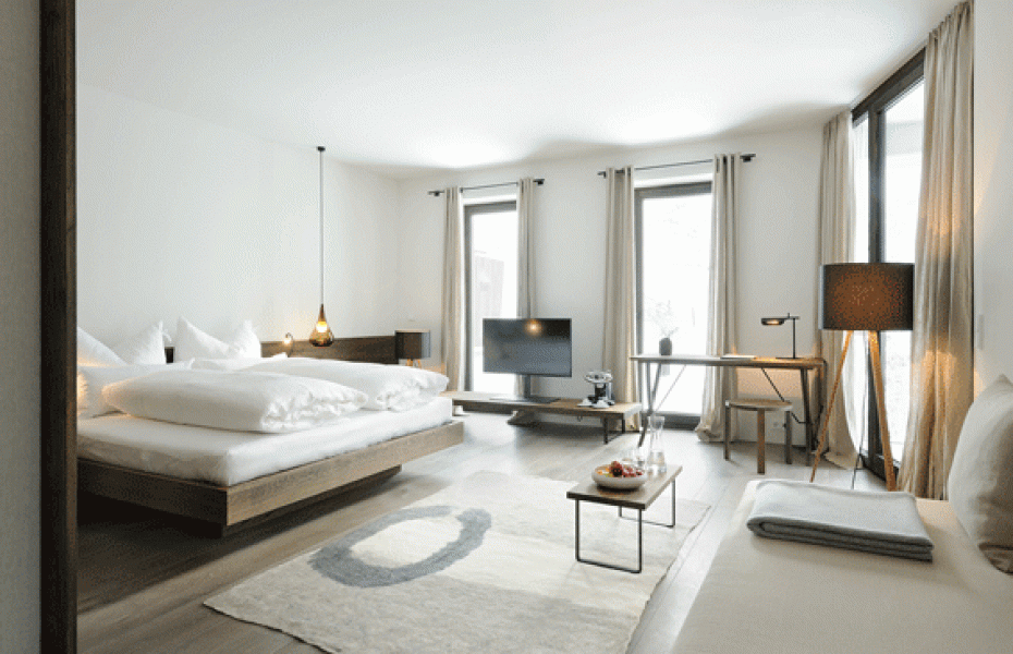 GutshofSuiteCopyright Gnter Standl 2