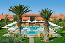 Pool mit Poolbar