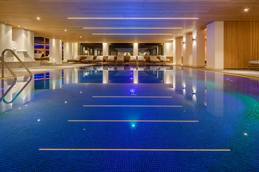 Pool Bild abends