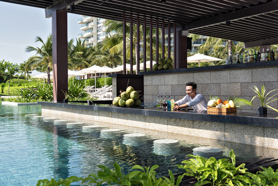 Pool Bar Service