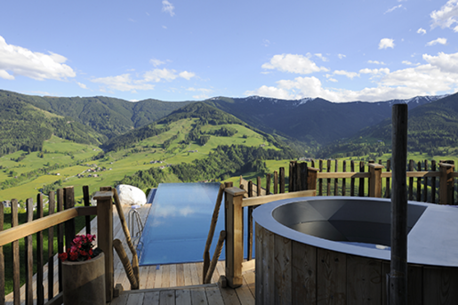 Priesteregg WillyBognerChalet HotPot2