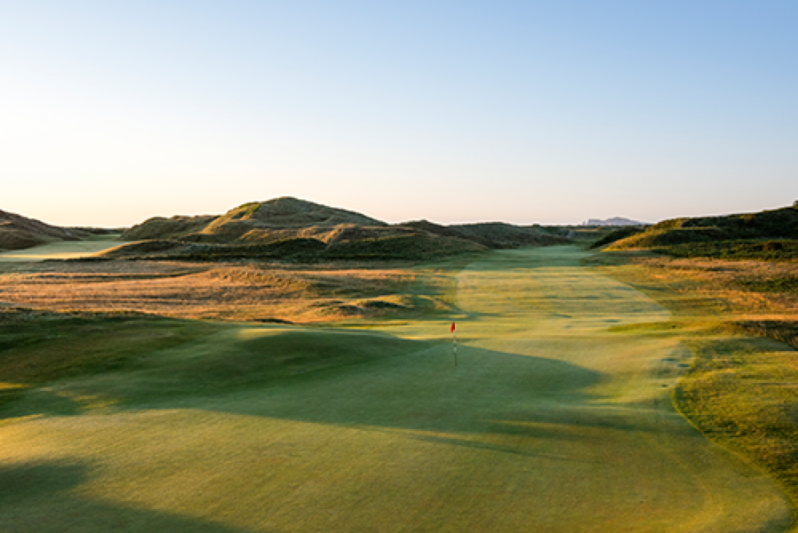 island 18th green