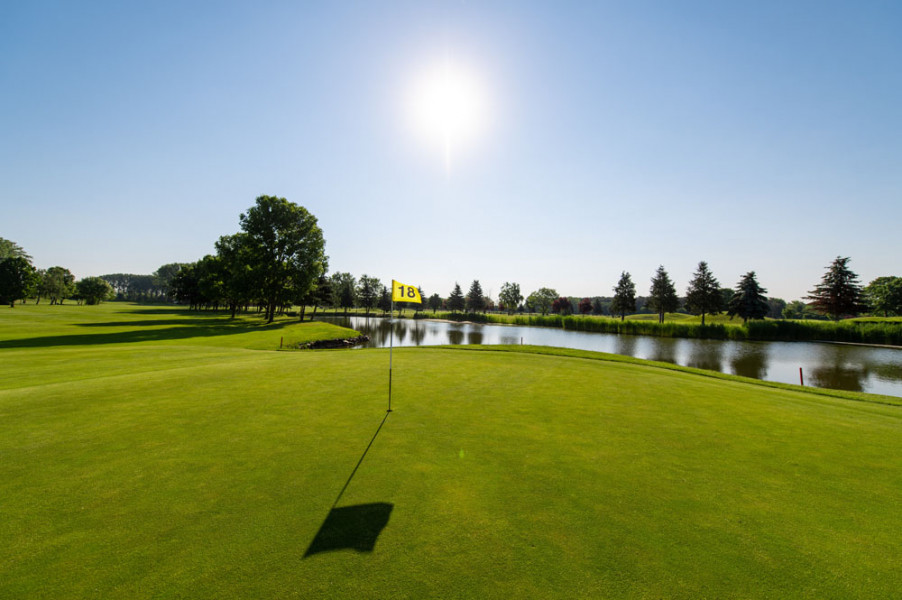Golf course 10