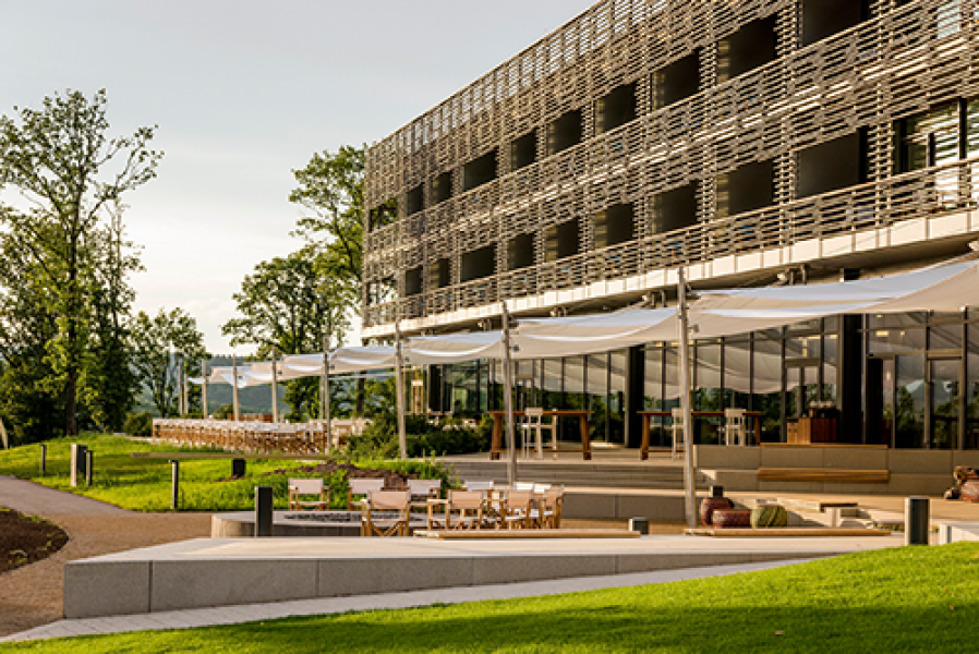 Seezeitlodge Hotel Spa Aussenansicht Gunter Standl 3
