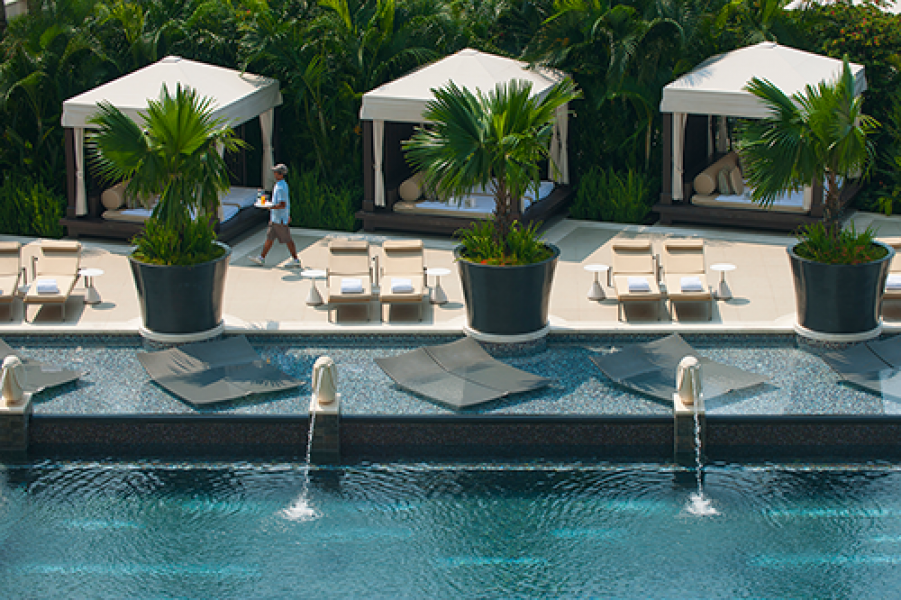 Private cabanas by the pool3