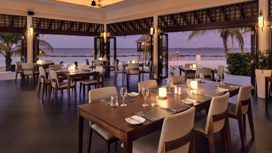 5 Nova Maldives Flames restaurant