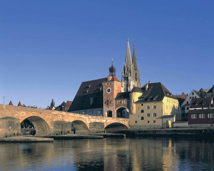 Steinerne Bruecke und Dom3