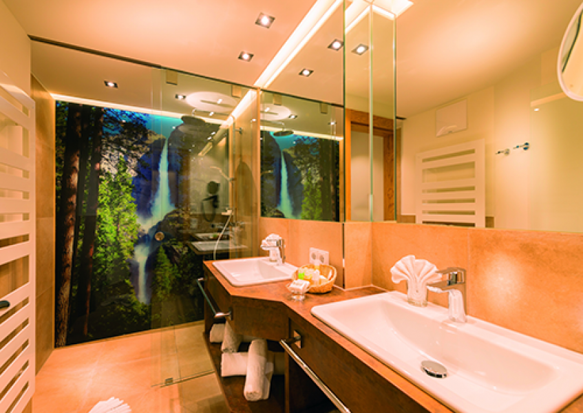 badezimmer verwoehnhotel berghof 0