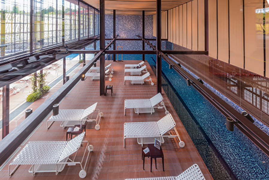 Piscina interna 213