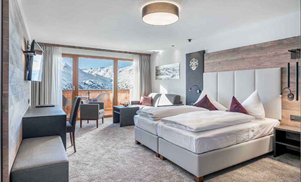 suite gletscherblick03 5907x3564 2560x1545