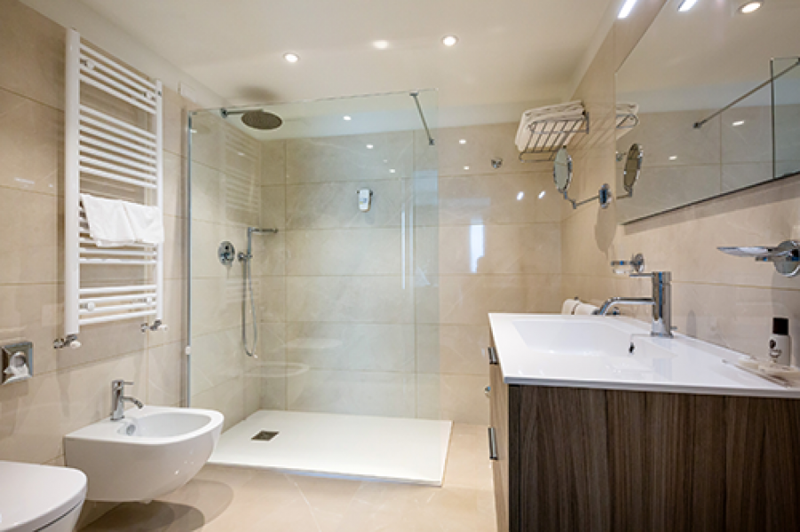 BAD EXECUTIVE NEW VIERBETTZIMMER2