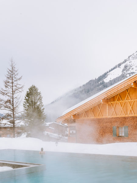 Post Lech OutdoorPool Joann Pai (2)