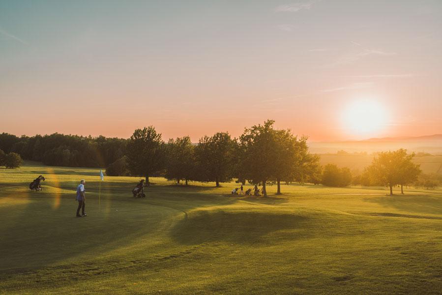 Golfplatz bei Sonnenuntergang ©jennikoller 07539(3)