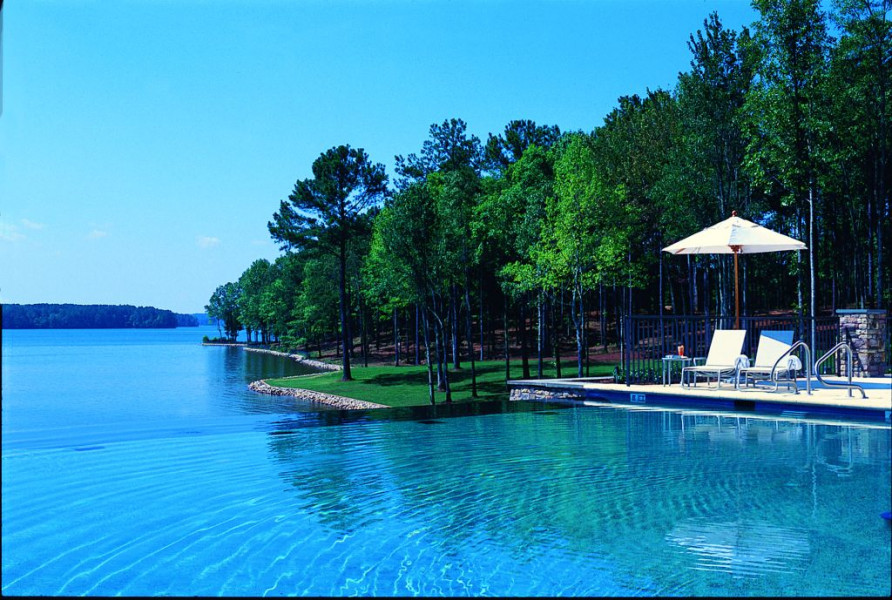 Infiniti Pool at The Lodge
