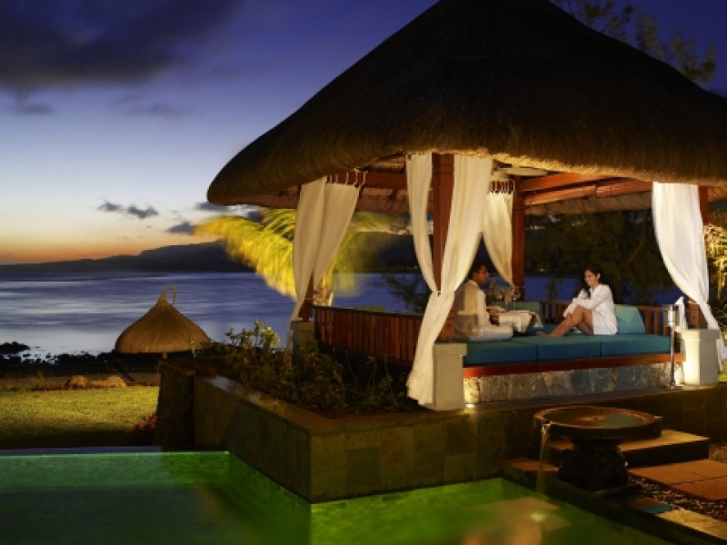 Private Salas adjoining all Villas